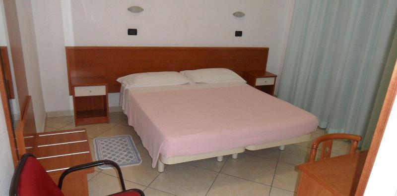 Hotel Odeon Cervia Esterno foto