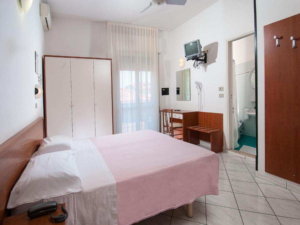 Hotel Odeon Cervia Esterno foto