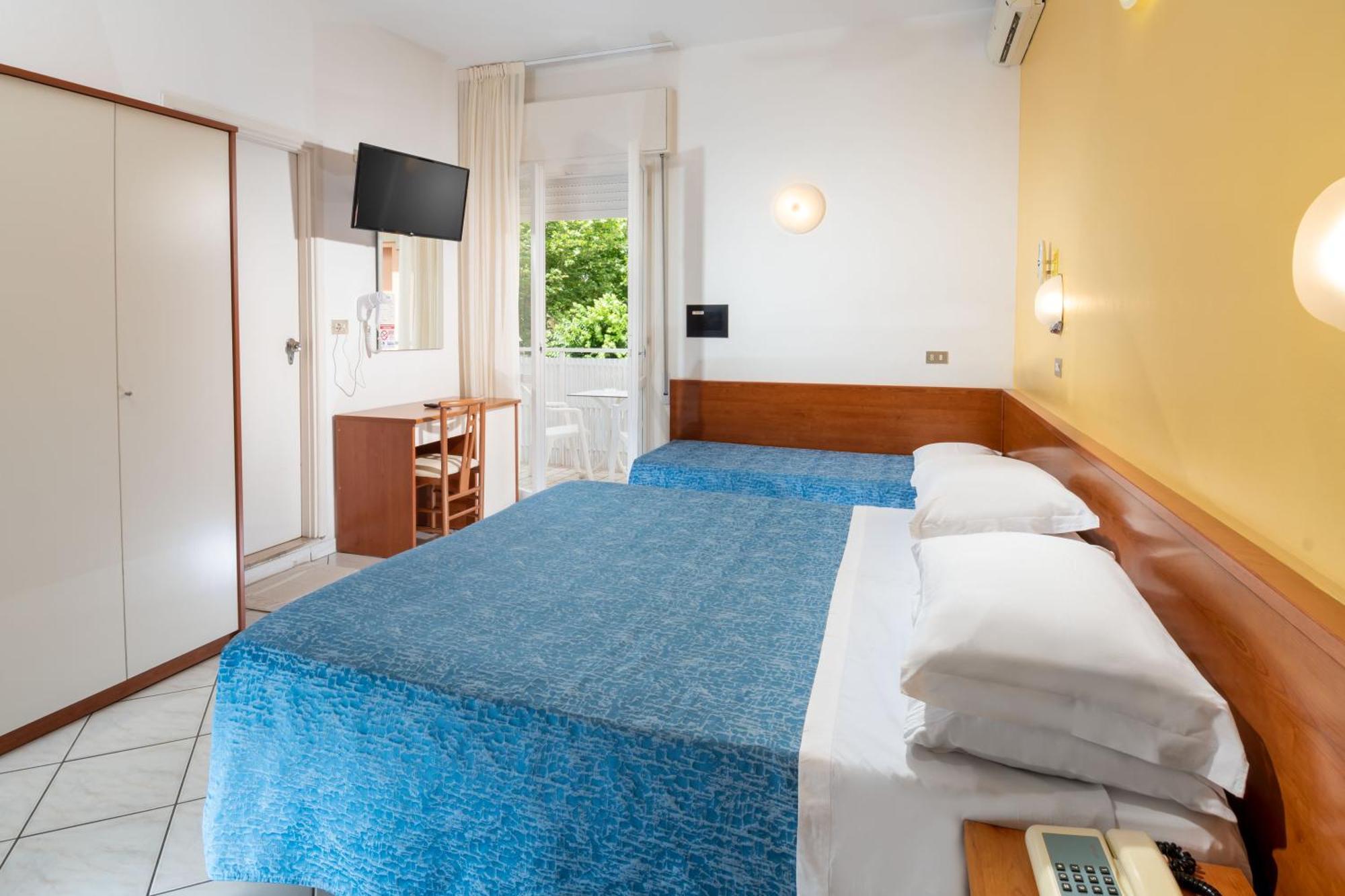 Hotel Odeon Cervia Esterno foto
