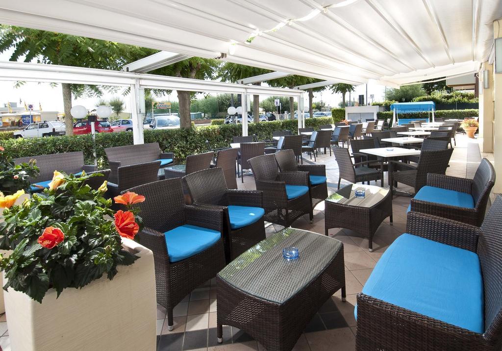 Hotel Odeon Cervia Esterno foto